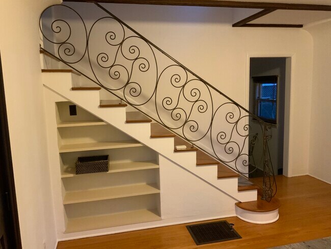 Staircase in living room - 10610 Wellworth Ave
