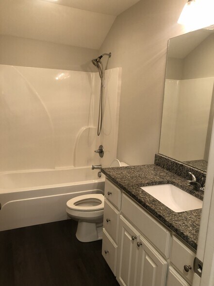 Building Photo - 3372 Garden Club Dr