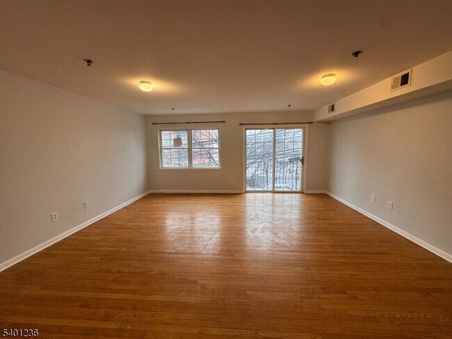 Building Photo - 17 Norfolk St