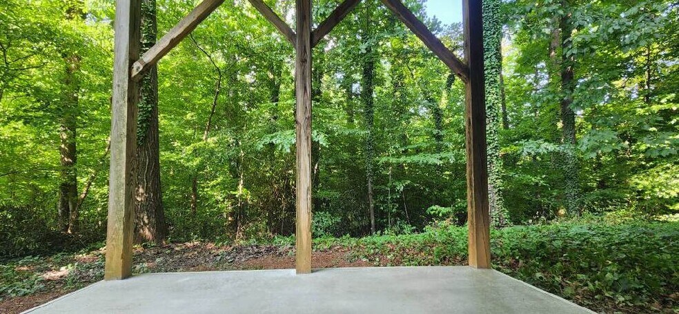 Building Photo - 2025A Stoneycreek Dr