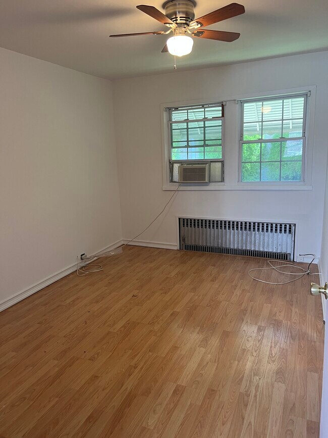 Building Photo - 42 W Ruby Ave