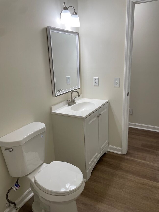 Building Photo - NEWLY RENOVATED 2 BED, 2 BATH HOME LOCATED...