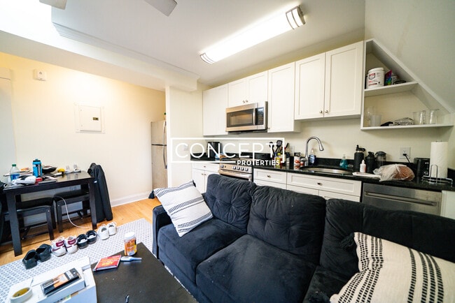 Building Photo - 219 Commonwealth Ave