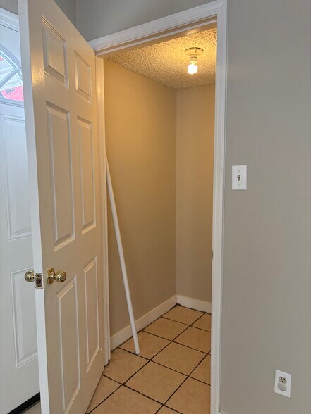 Building Photo - 2817 Wimberly Dr SW