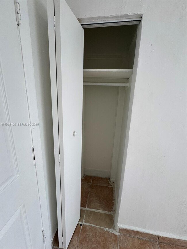 Building Photo - 2146 NW 18th Terrace