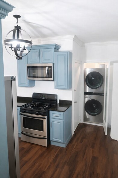 Building Photo - 5 Emrose Ter