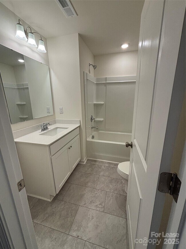 Building Photo - 2773 Yeager Dr NW