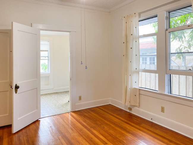 Building Photo - 1802 Tangerine St