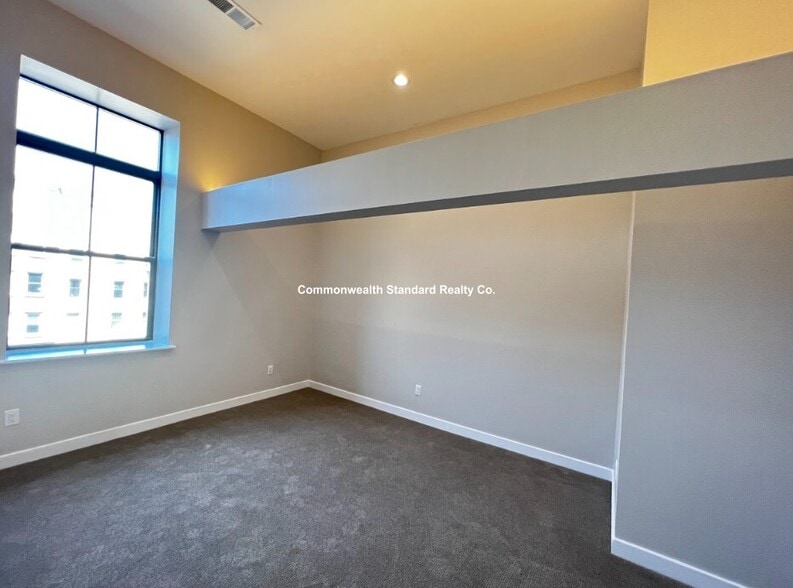 Building Photo - 1661-1663 Washington St. Unit 308