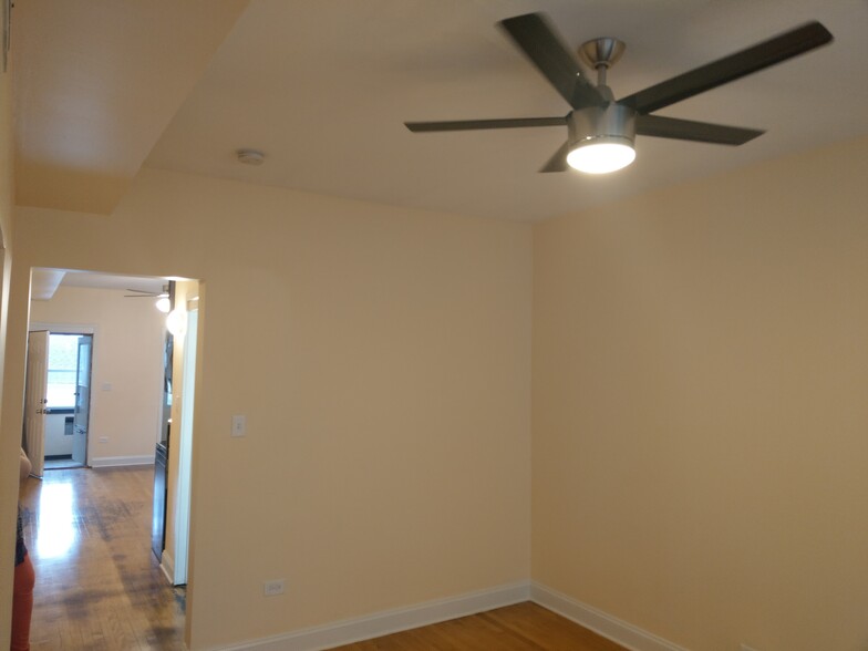 Living room - 3010 W 42nd St