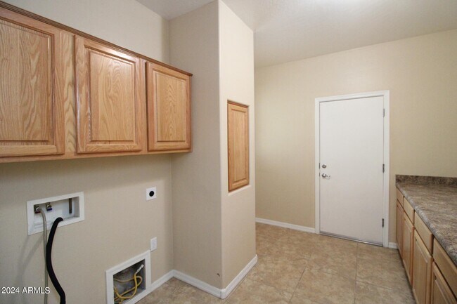 Building Photo - 3951 E Ravenswood Dr