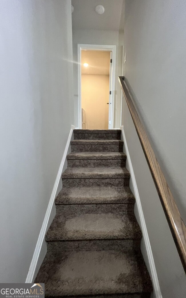 Building Photo - 124 Millers Ln