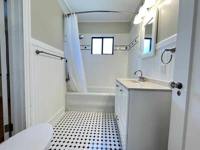 Building Photo - **Coming Soon** Ideal Location Steps from ...