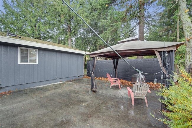 Building Photo - 816 NE 120th St