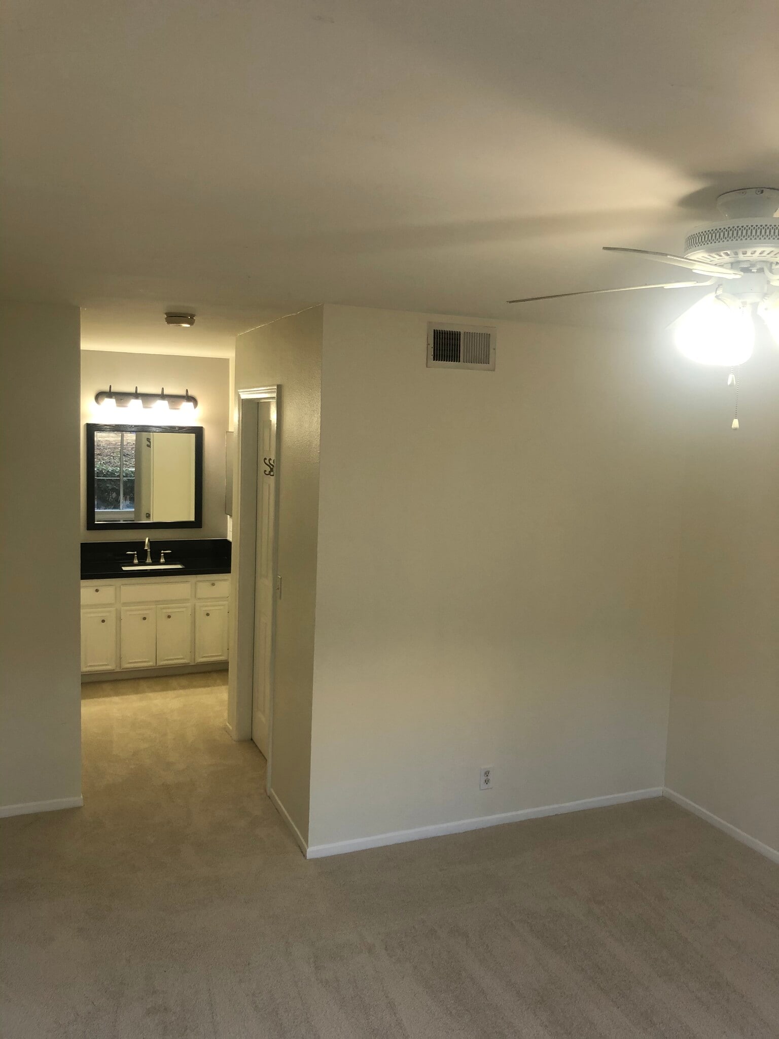 Building Photo - 3078 Broadway