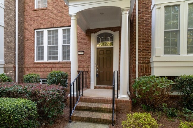 Building Photo - Gorgeous Townhome in the Heart of Fort Mill’s Baxter Village!