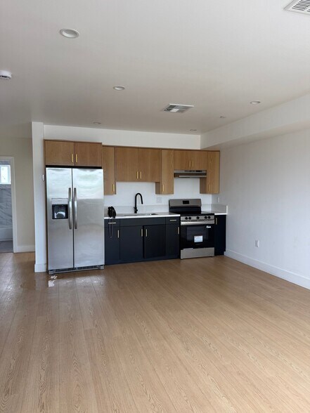 Building Photo - 1400 57th St