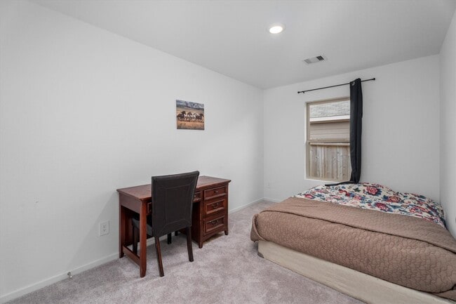 Building Photo - 732 Autumn Cherry Trl