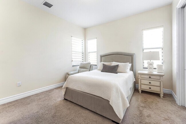 Building Photo - 16631 Chesapeake Bay Ct