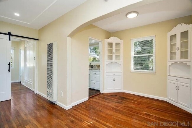 Building Photo - 4417 Van Dyke Ave