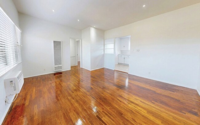 Building Photo - 1957 Frank St / 2519 Virginia Ave