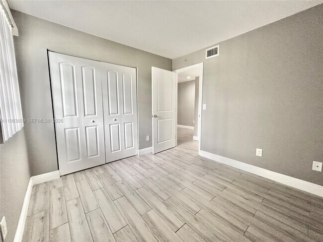 Building Photo - 1263 SW 46th Ave