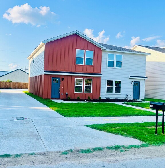 Front - 5905 Grayson St