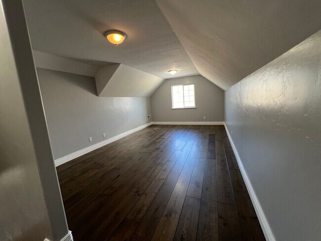 Building Photo - Beautiful Stockton Home with Stunning Mountain and Valley Views