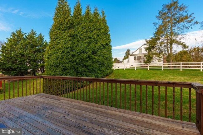 Building Photo - 411 Old Lincoln Hwy