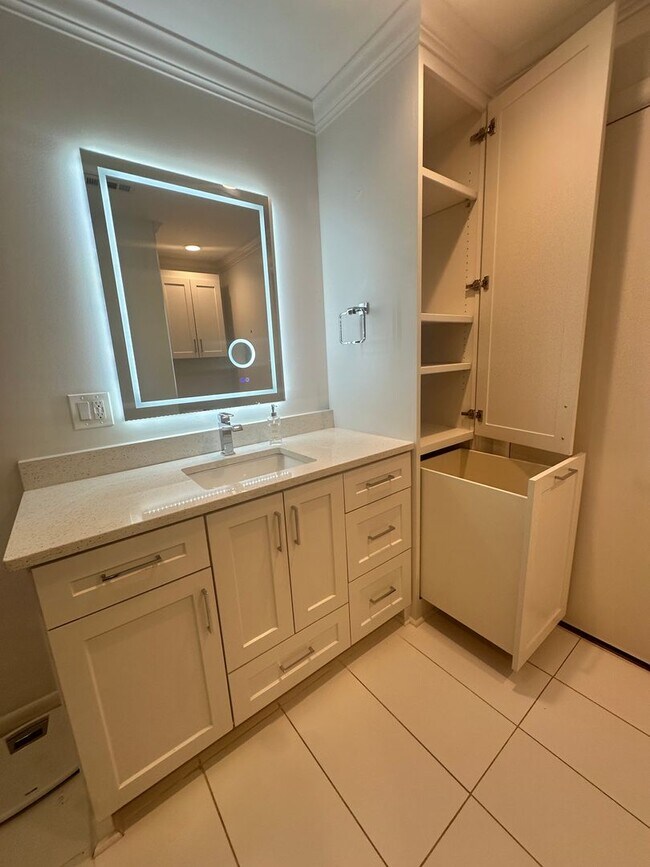 Building Photo - Fully remodeled home for rent