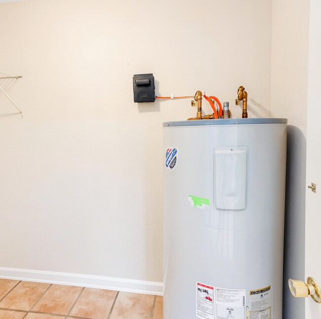 Building Photo - 42802 Higgs Ln