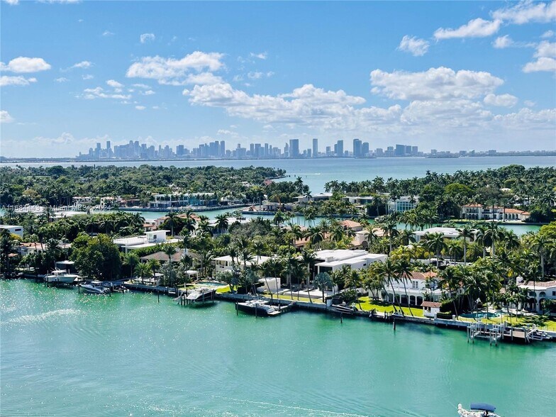 Building Photo - 6700 Indian Creek Dr