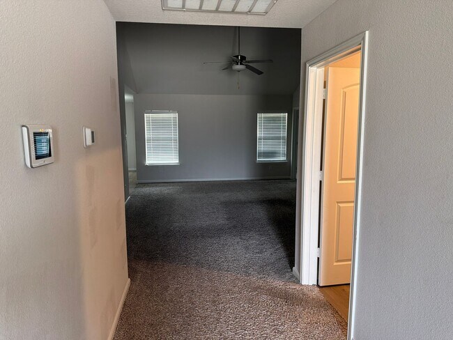 Building Photo - 4247 Possumhaw Dr