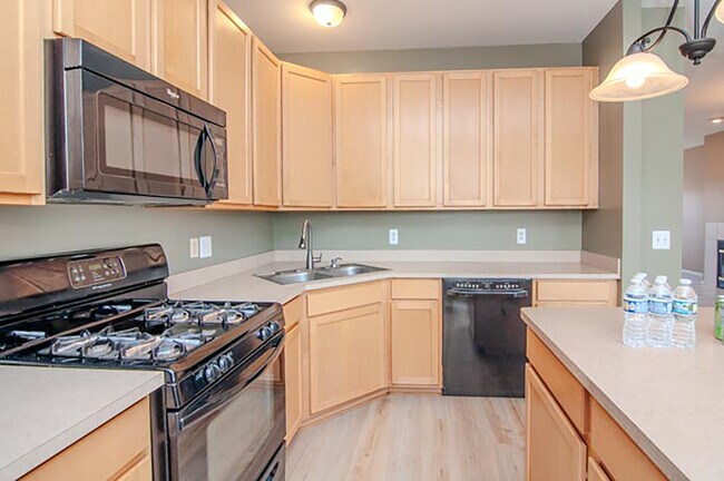 Building Photo - 448 Cherry Orchard Rd