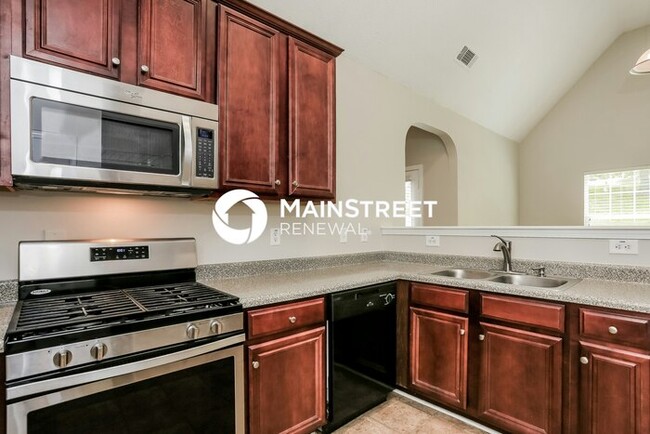 Building Photo - 3510 Umatilla Ln