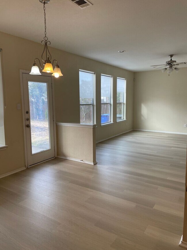 Building Photo - Available Now! Bright & Spacious 3BR/2.5BA with Loft and Two-Car Garage in Sendero Springs
