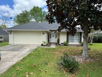 Building Photo - Great location