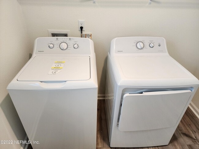 Building Photo - 3035 Lucille Ln