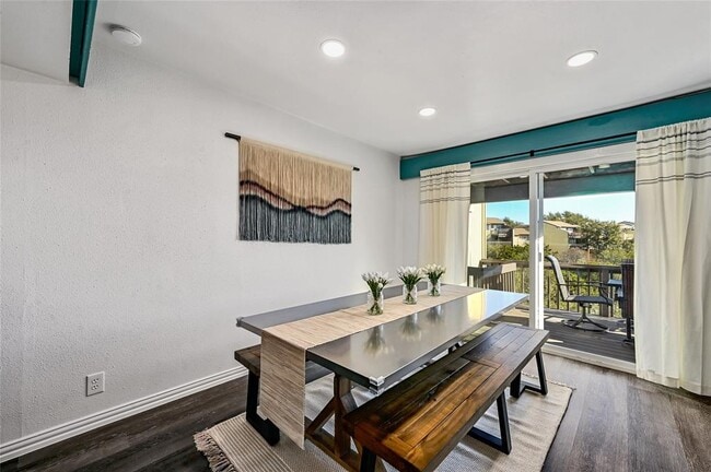 Building Photo - 115 Comanche Dr