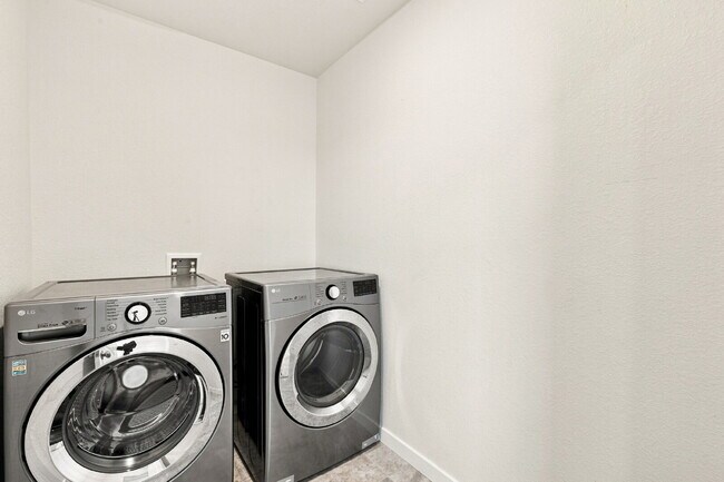 Building Photo - Spacious 4 Bedroom, 2.5 Baths in Bennett! 3 Car Attached Garage. Corner Lot!