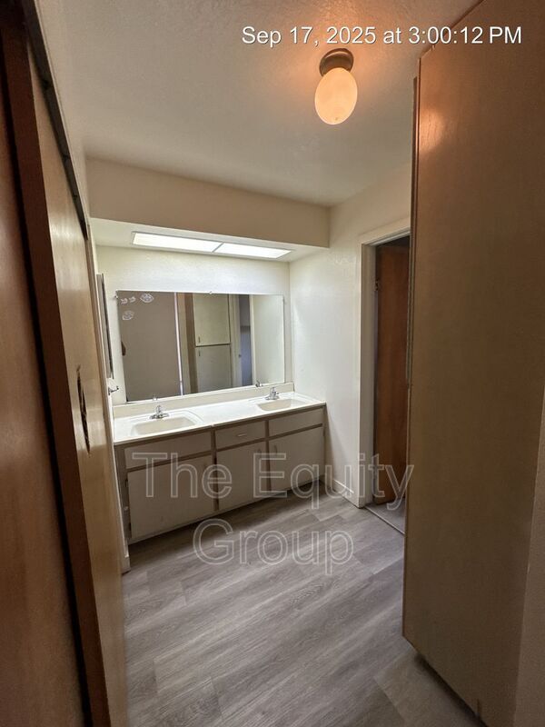 Building Photo - 4819 Westgate Ave
