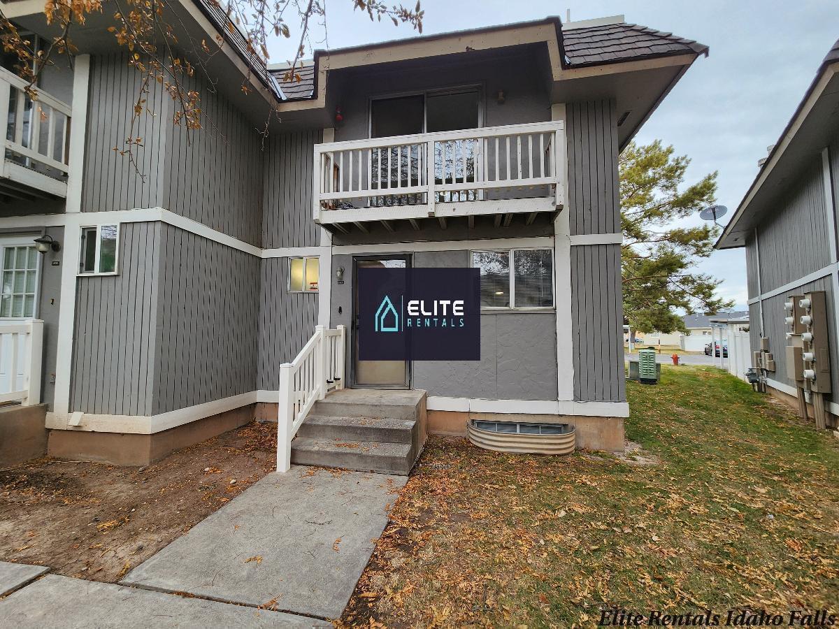 Building Photo - 1528 Falcon Dr