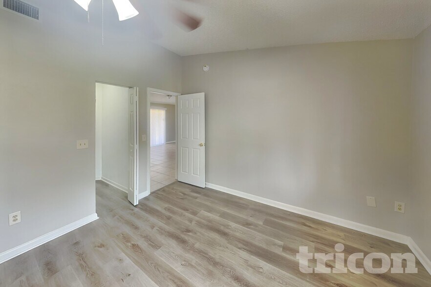 Building Photo - 27 Princess Rose Dr