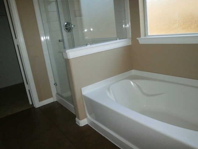 Building Photo - 10130 Berrybriar Ln