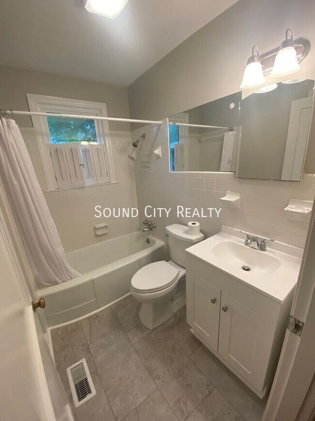 Building Photo - 265 Sunrise Ave