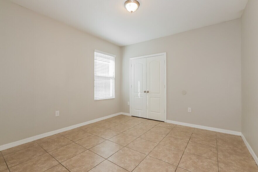 Building Photo - 1633 Wallace Manor Blvd