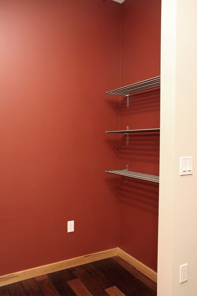 Building Photo - Luxurious 1+ Bedroom Pearl Loft at The Pin...