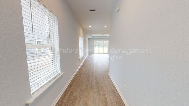 Building Photo - 443 Watervale Dr