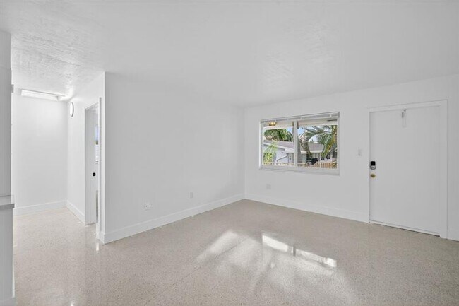 Building Photo - 1821 Middle River Dr