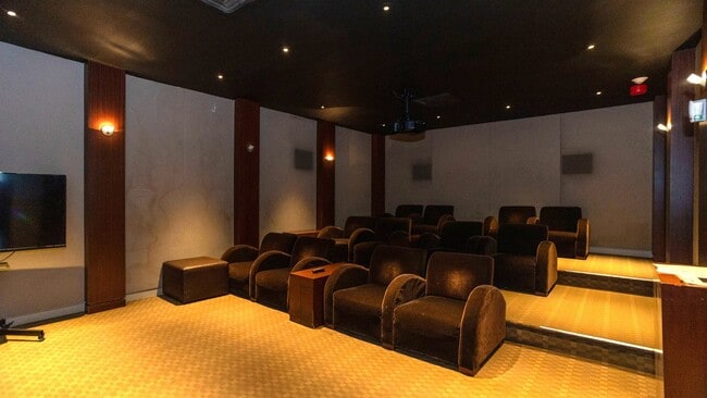 Building Photo - 655 W Irving Park Rd